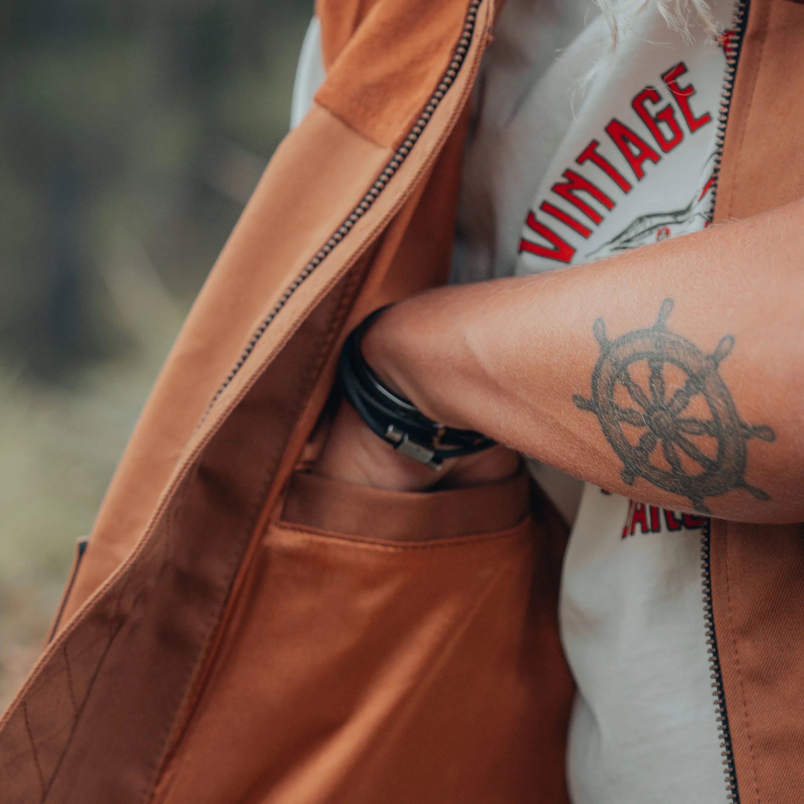 Age of Glory Cabin Vest Caramel