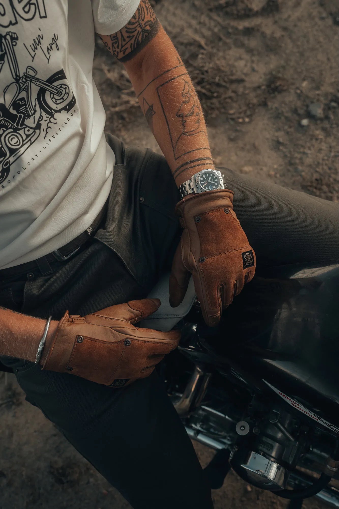 Age of Glory Crafter Glove Caramel