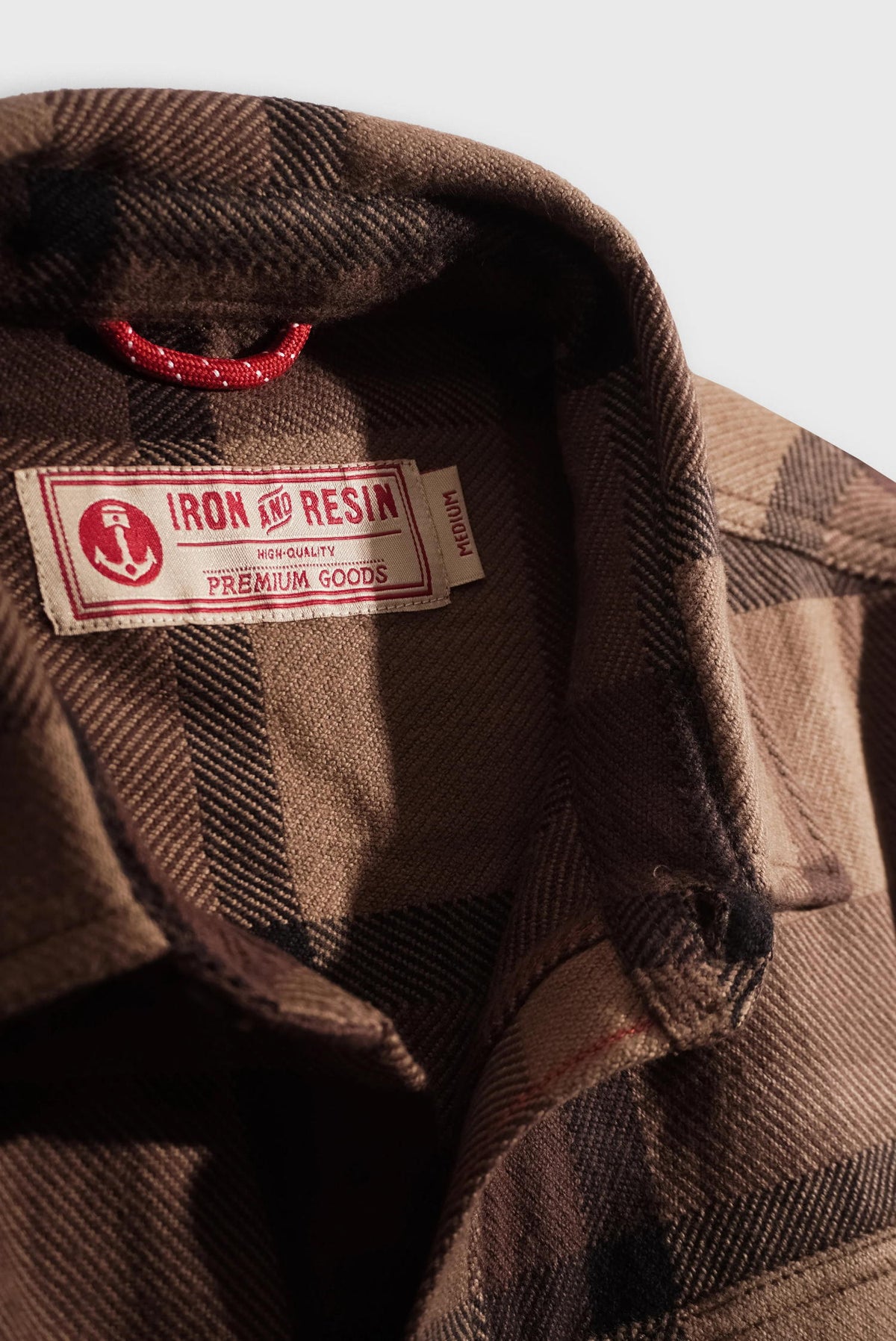 Iron And Resin Conejo Shirt Brown