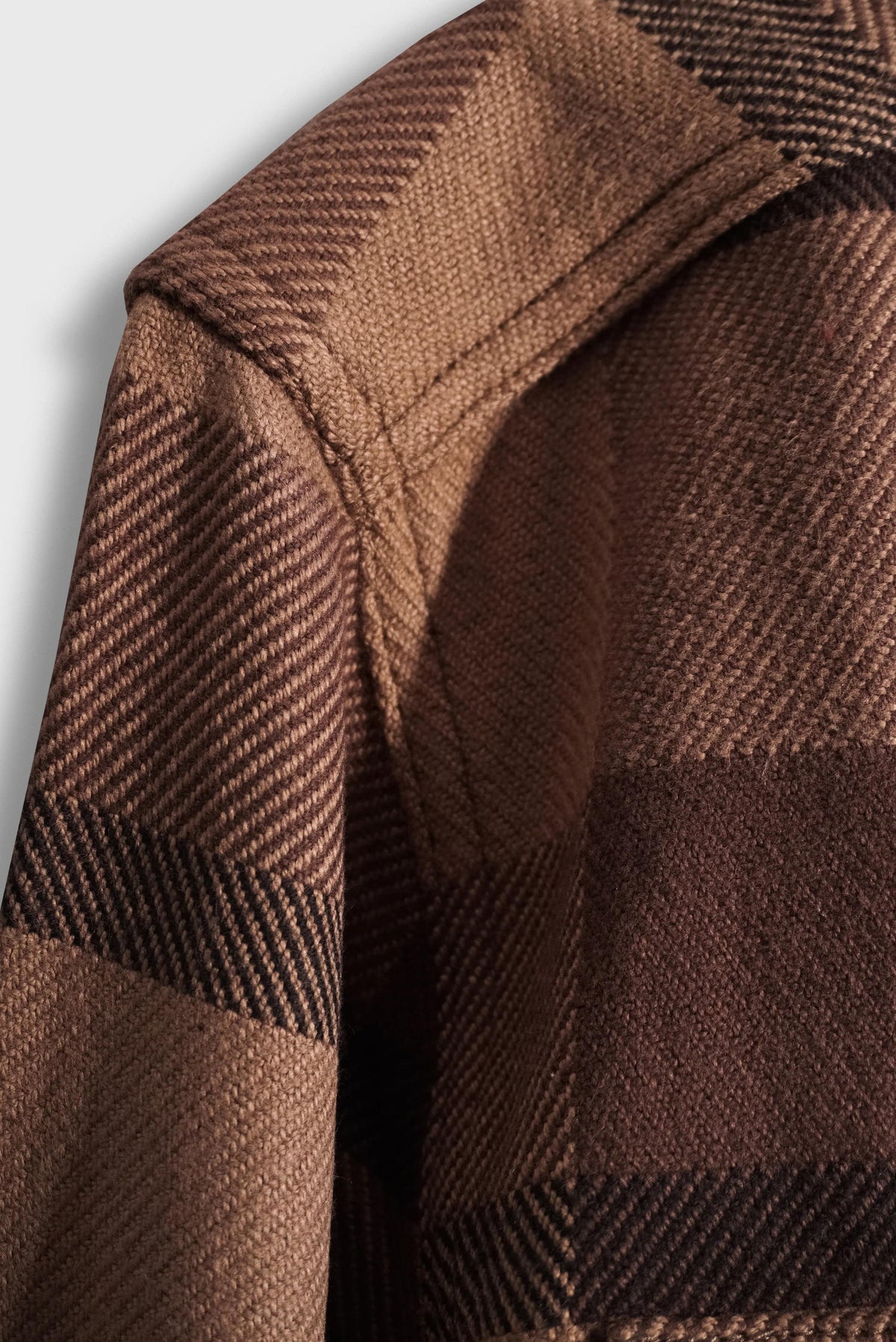 Iron And Resin Conejo Shirt Brown