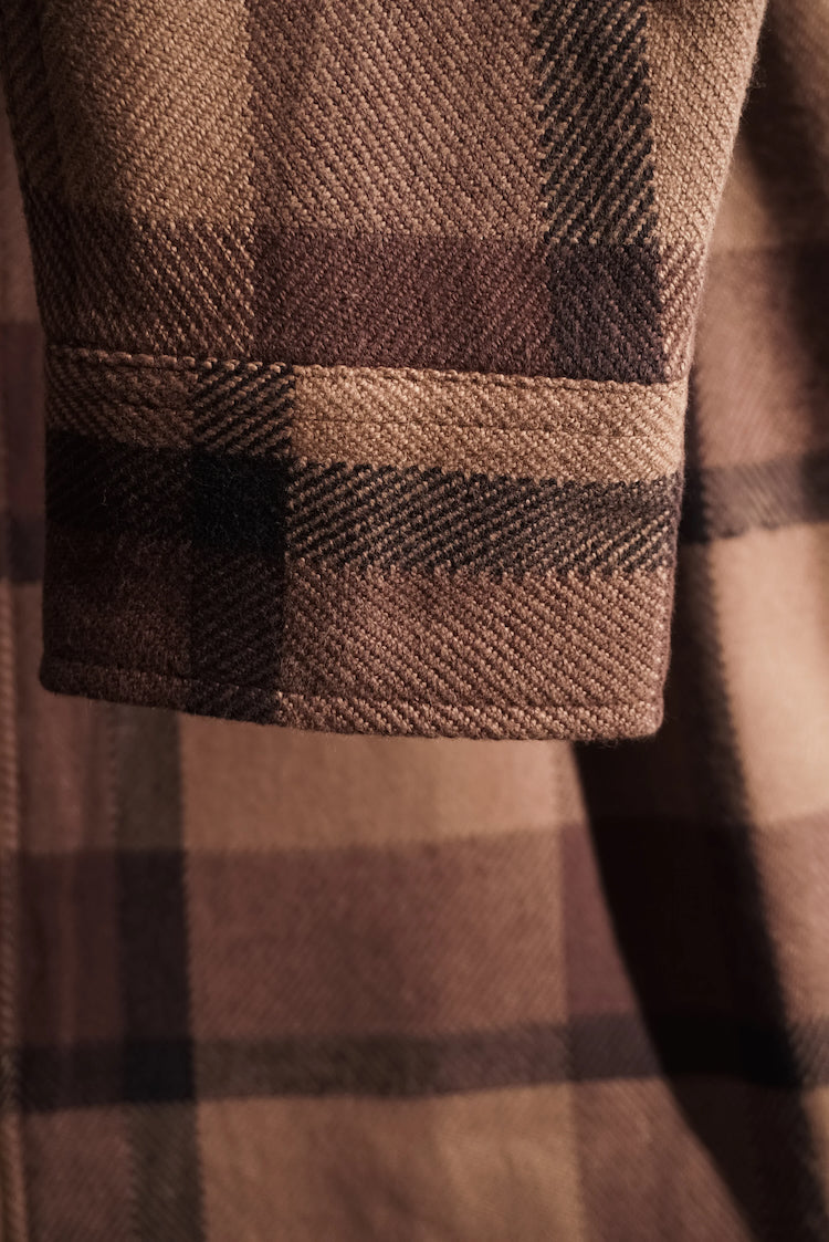 Iron And Resin Conejo Shirt Brown
