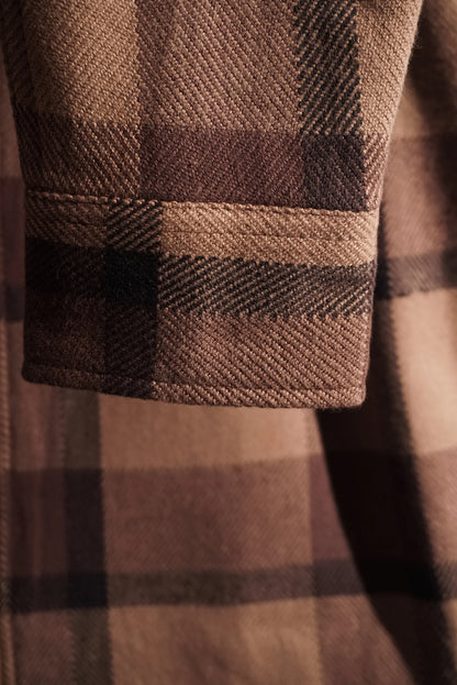 Iron And Resin Conejo Shirt Brown