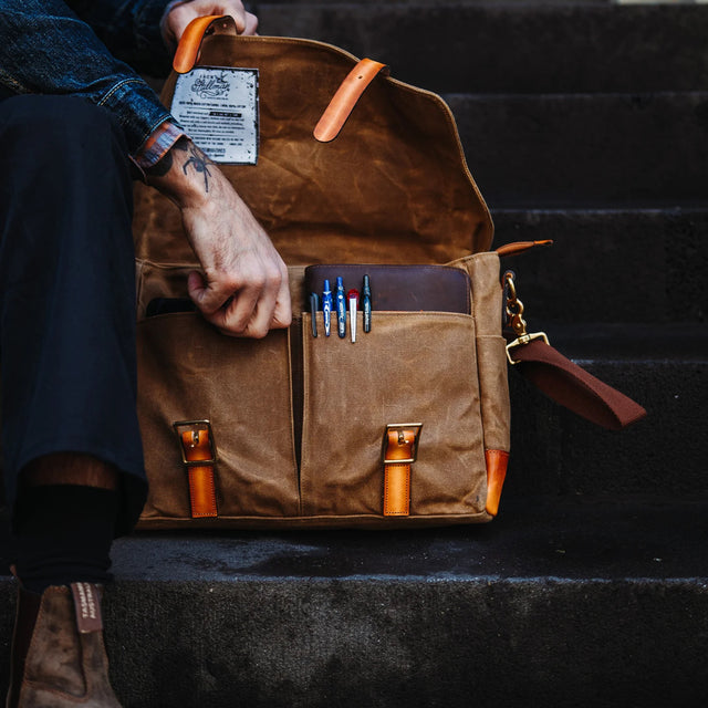 Jack Stillman Commodore Messenger Bag Desert