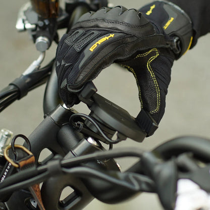 SP Connect Universal Charging Phone Clamp